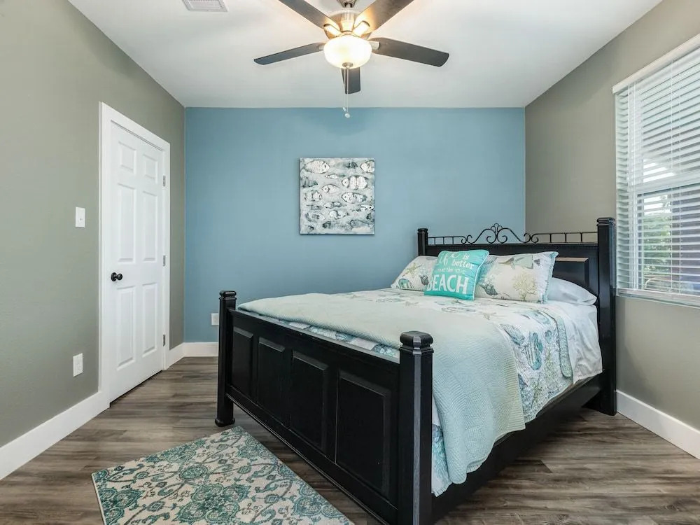 2626 Avenue Q Home 3 Bedrooms 1 Bathroom Home