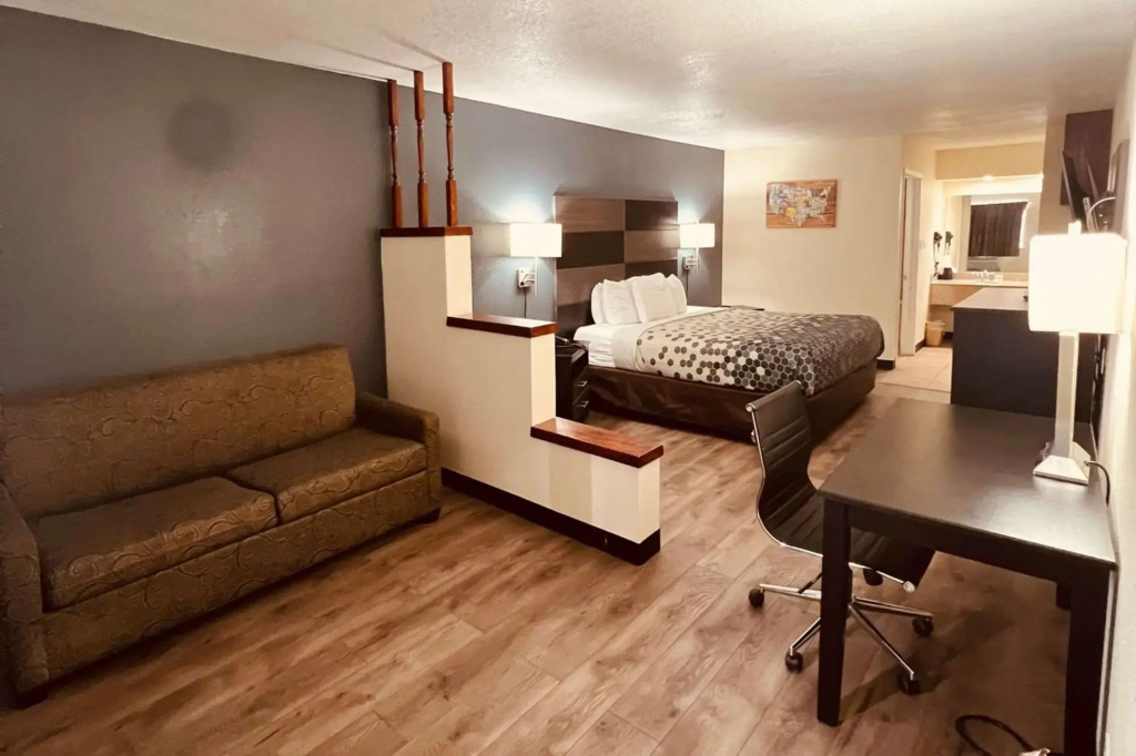 Econo Lodge Inn & Suites Downtown San Antonio
