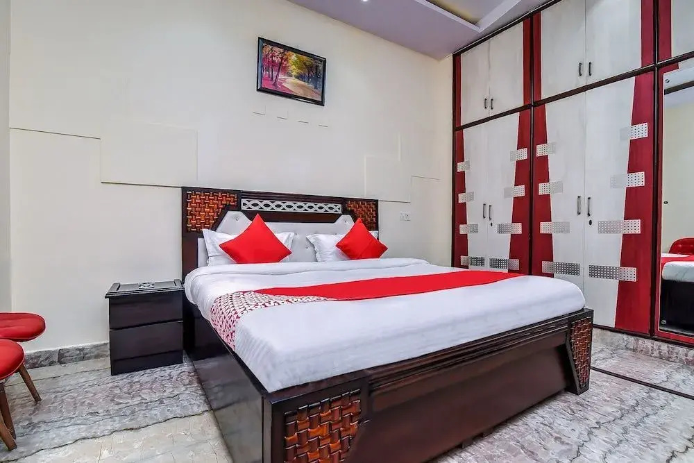 Florence Residency By OYO Rooms