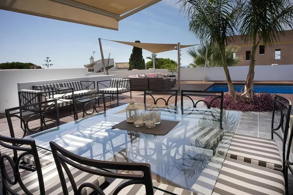 Great Beach Side Villa – Semi Heated Pool