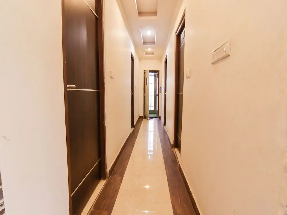 OYO 9907 Hotel Sanskar Palace