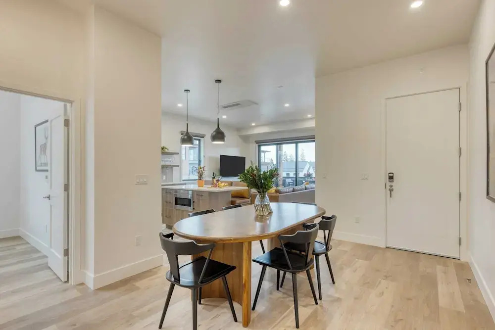 2 Units Minutes to Old Bend Deck + Hot Tub 1216 Skyline Ranch by Avantstay