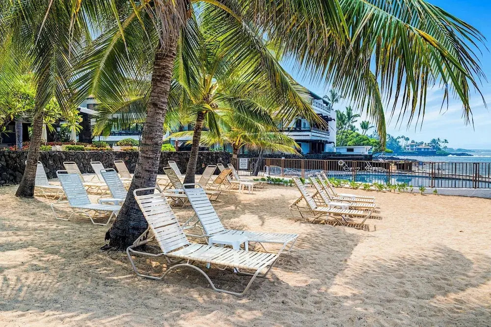 Oceanfront Complex - Updated Ground-floor Condo w/ AC & 2 Pools - Vrkcv