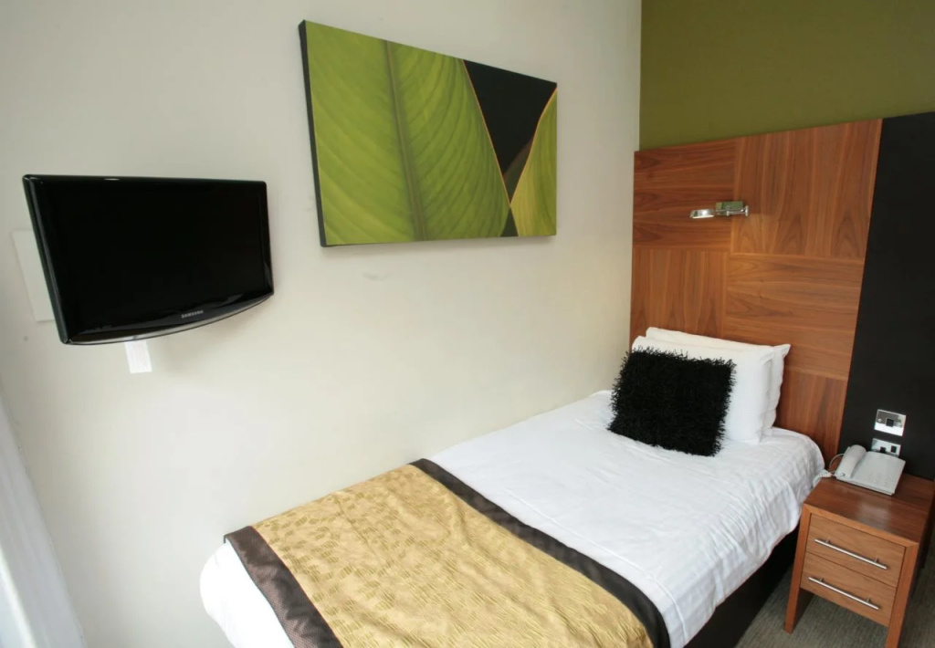 Acorn Hotel