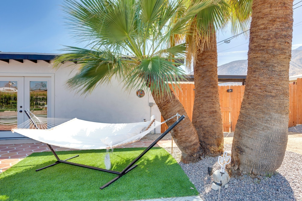 Yard Games, Outdoor Kitchen: Palm Springs Retreat!
