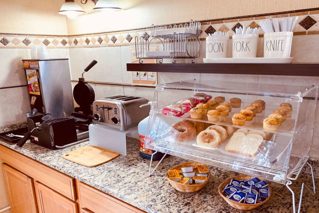 Econo Lodge Inn & Suites Old Saybrook - Westbrook