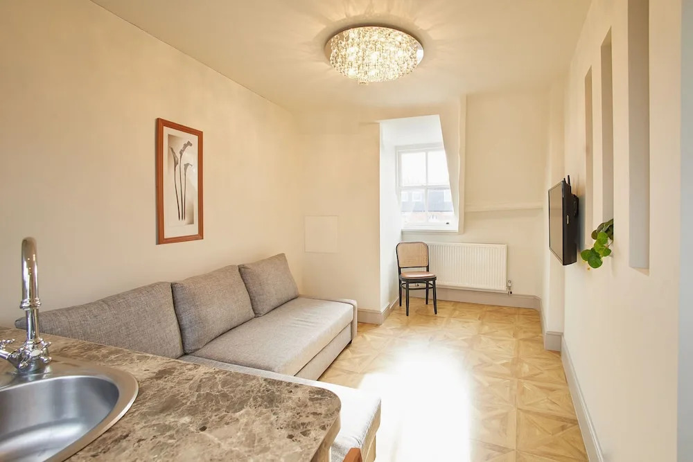 Host Stay Osbourne Apartment