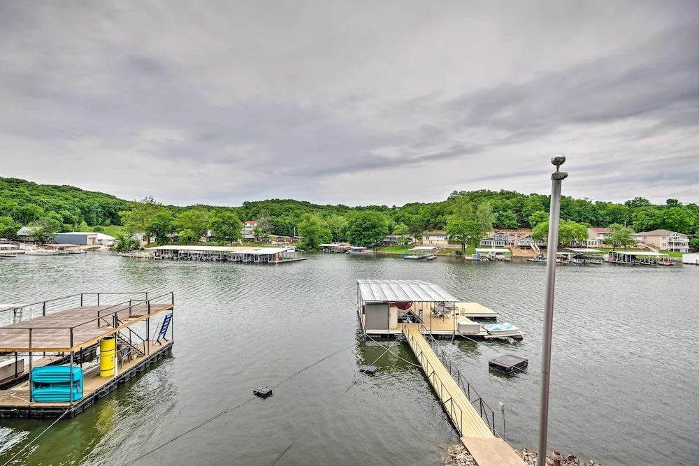2 Decks, Dock, Fire Pit! Waterfront Lake Ozark Gem