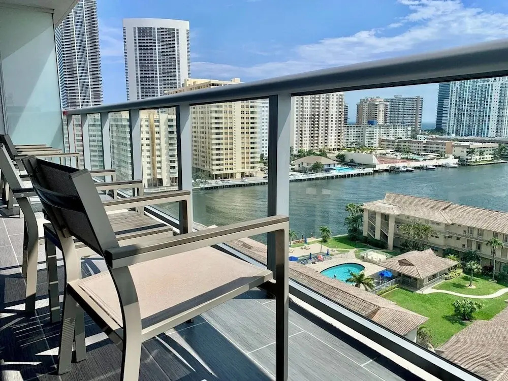 Private Ocean Luxury Condos at Beachwalk Resort