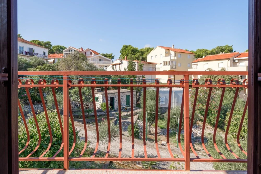 Beachfront apt at Exclusive Location Near Center