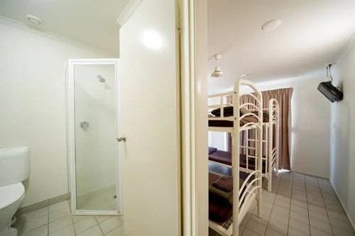 Airlie Waterfront Accomodation - Hostel