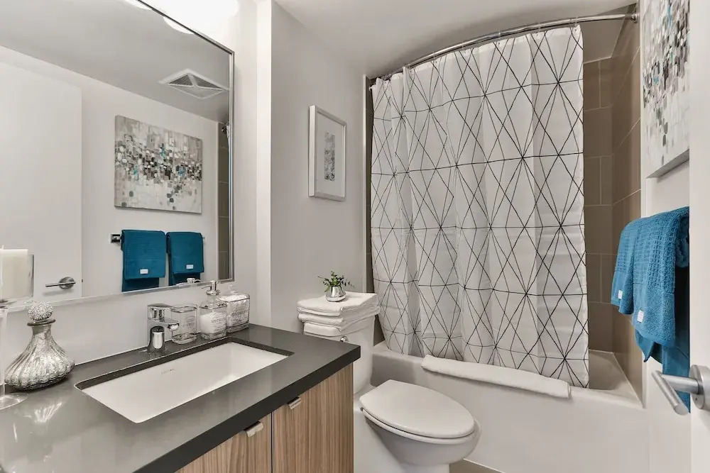 QuickStay - Chic Condo in Yorkville (Yonge & Bloor)