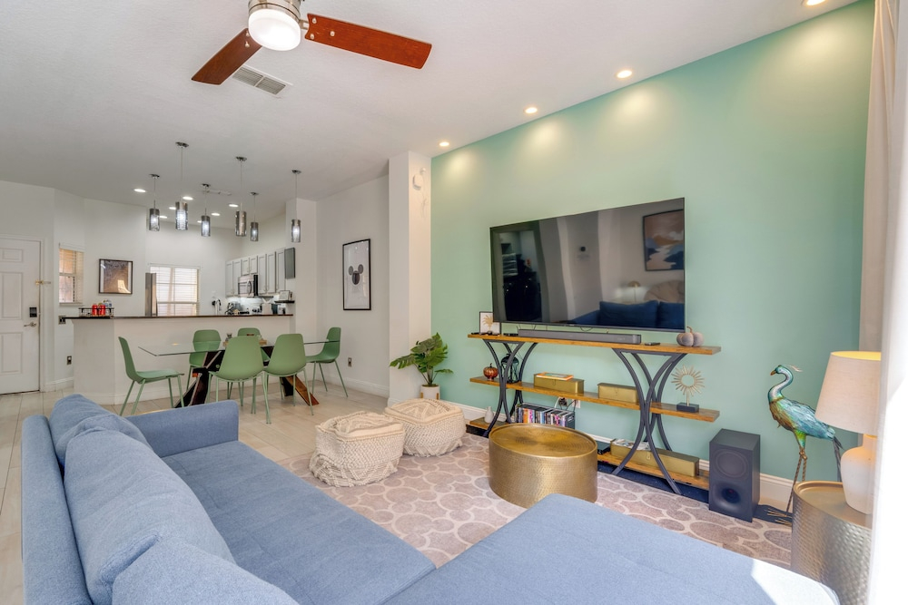 4 Mi to Disney: Family Home w/ Private Pool!