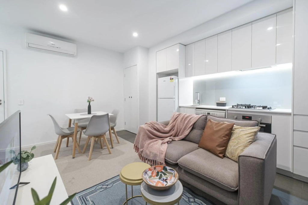 FS108c Exquisite and warm 1BR nest in Footscray Pool Gym