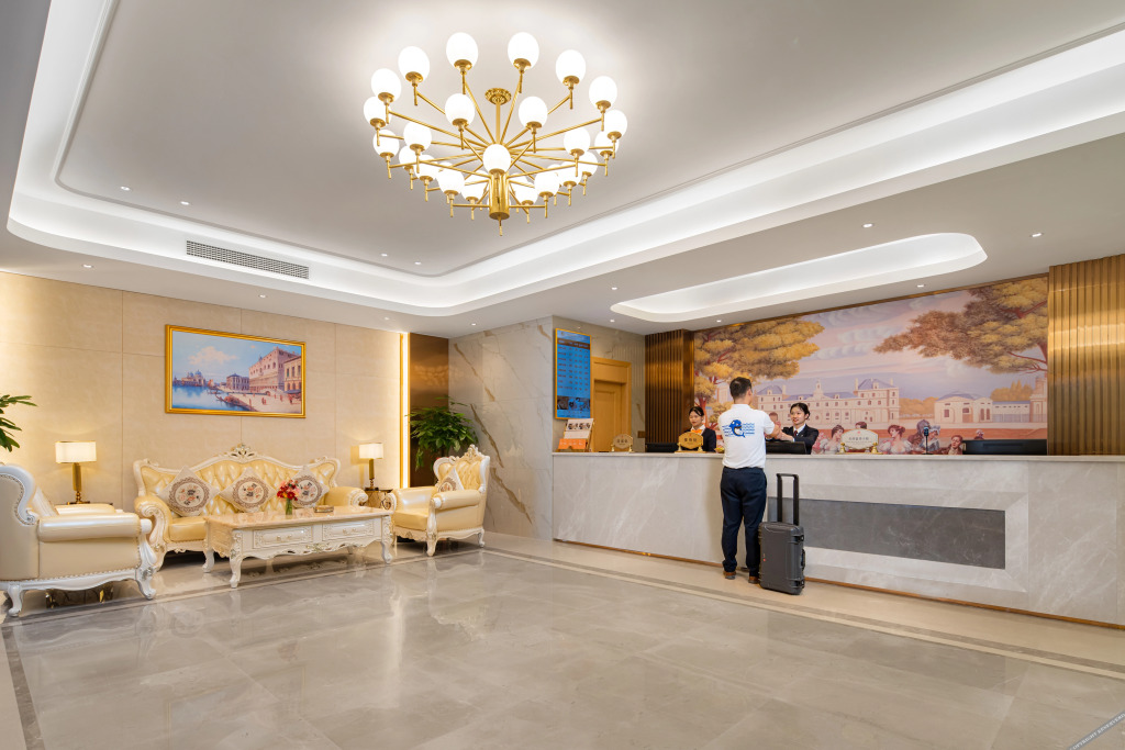 Vienna 3 Best Hotel (Huanjiang Maonan Jinjie Branch)