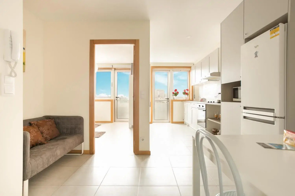 A Modern and Homely 3 Bedroom with Elevator