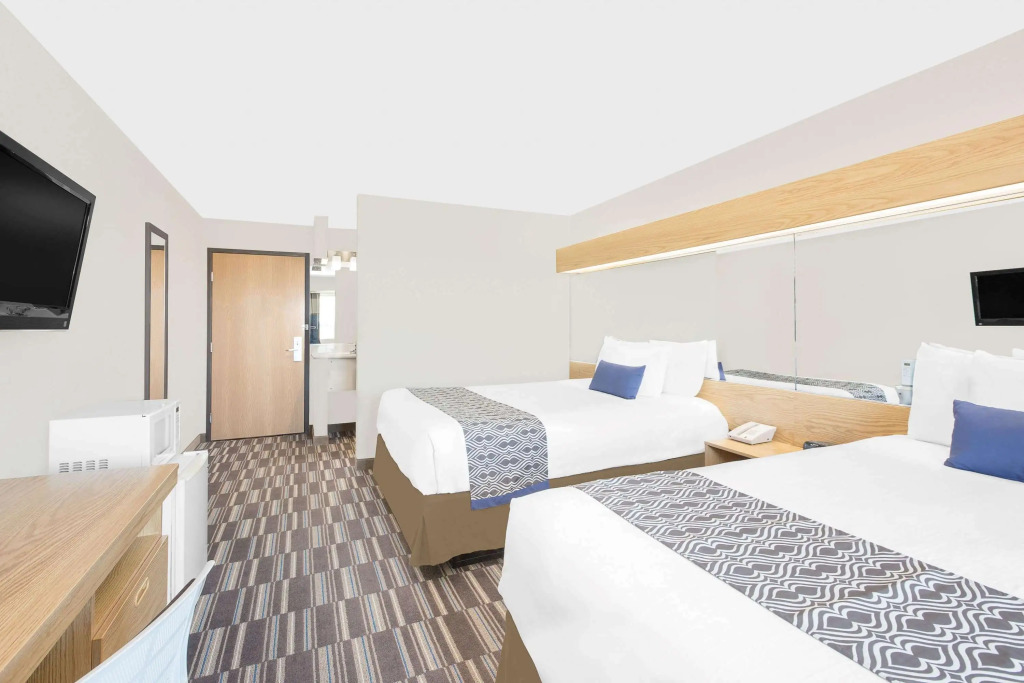 MICROTEL Inn and Suites - Ames
