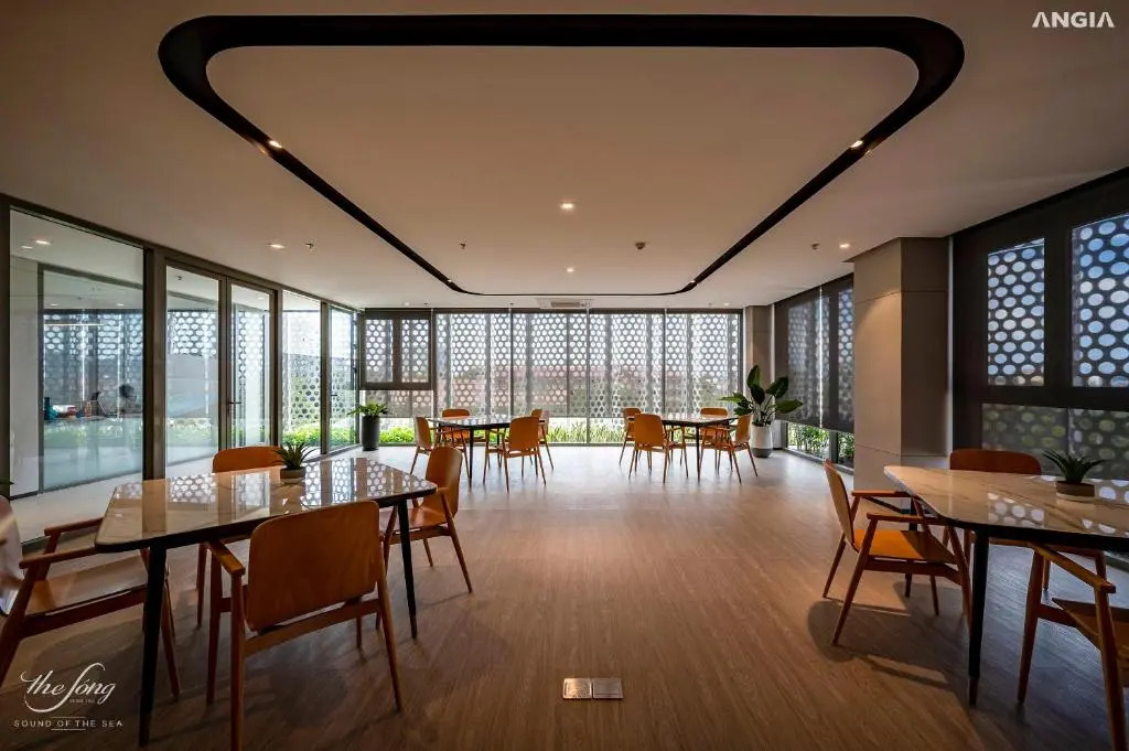 BIG SALE Louis&Jack Homie Studio 50m2 with Balcony
