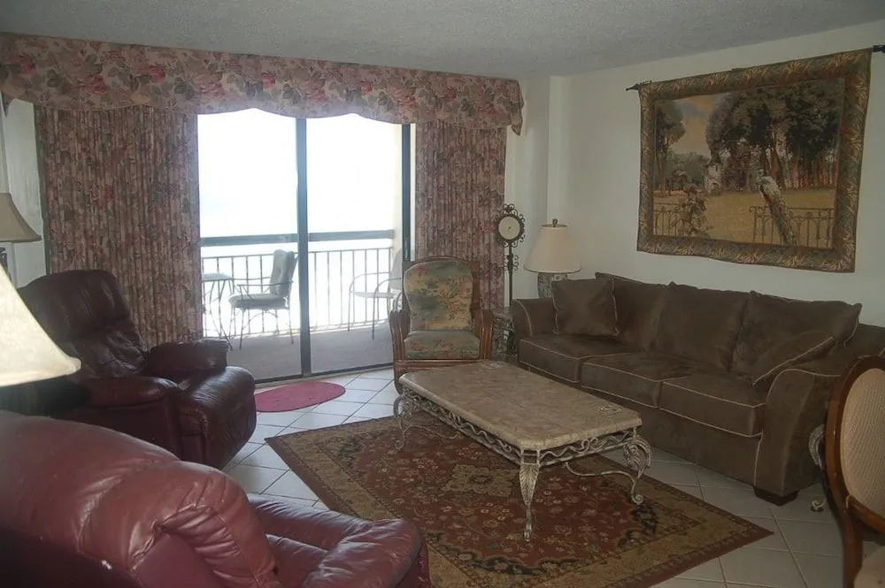 Shoreham Towers 3B