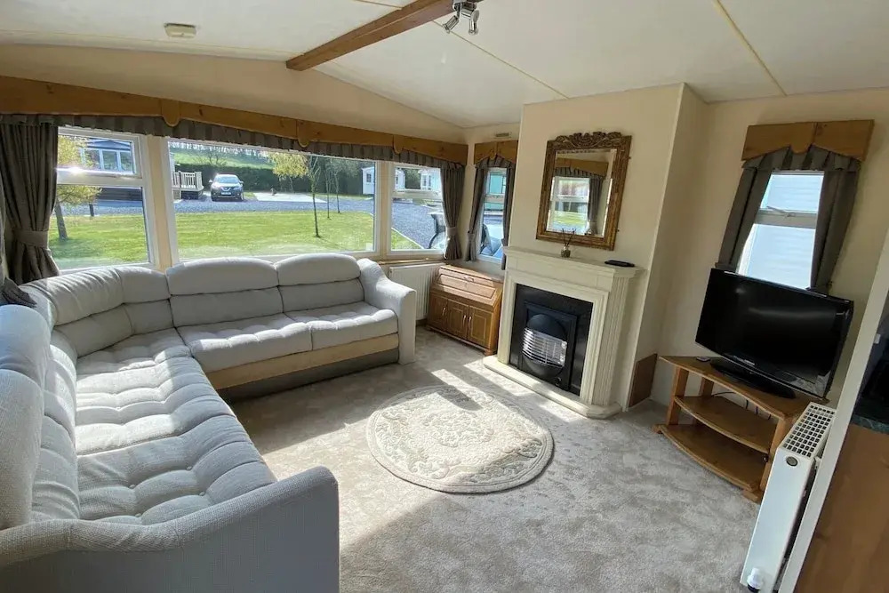 Caravan - Sleeps 4 - Pet friendly - Parking