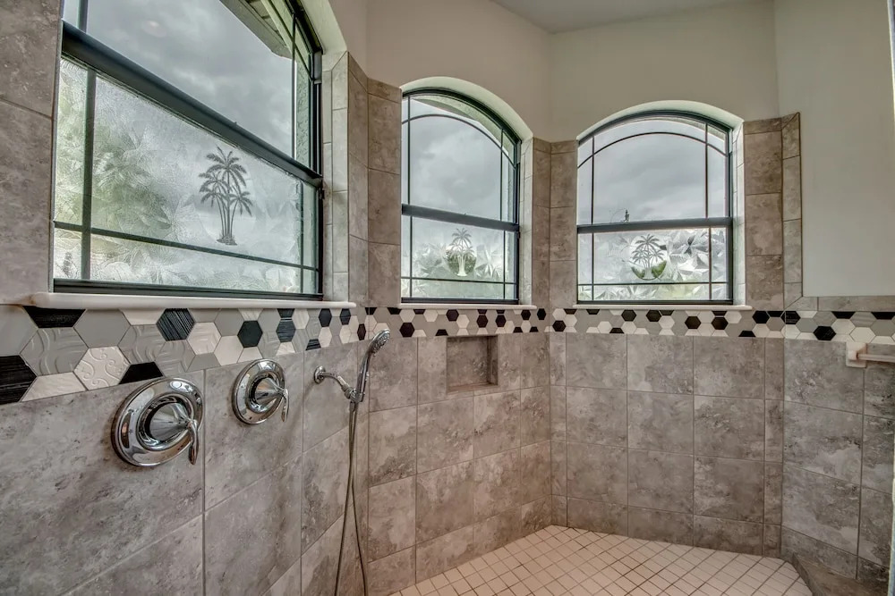 Villa Lake Kennedy - Roelens Vacations
