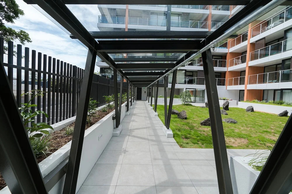 Ivory Newmarket Top Level Modern 2 Bd Apt