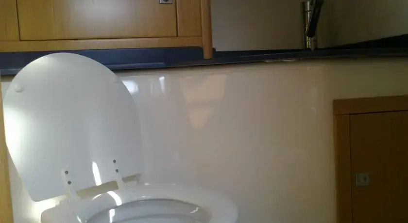22 Feet Motor Boat