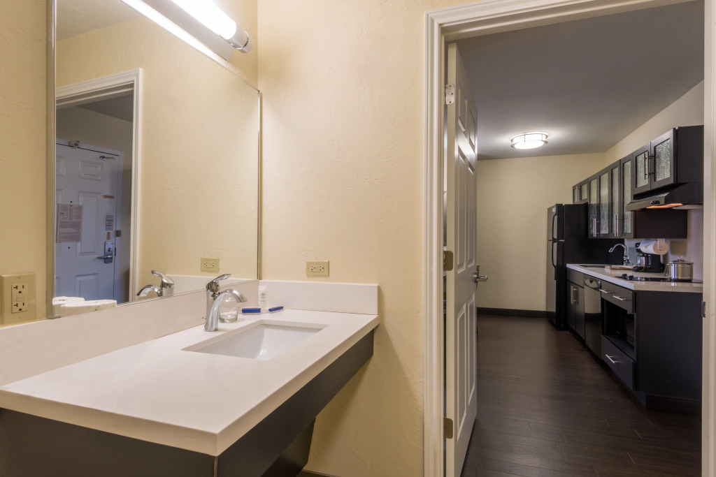 Candlewood Suites Del City by IHG