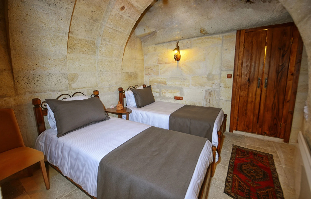 Apex Cave Hotel