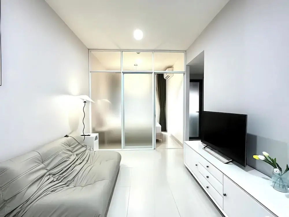 Urban Zen Saigon - Royal Apartment D4