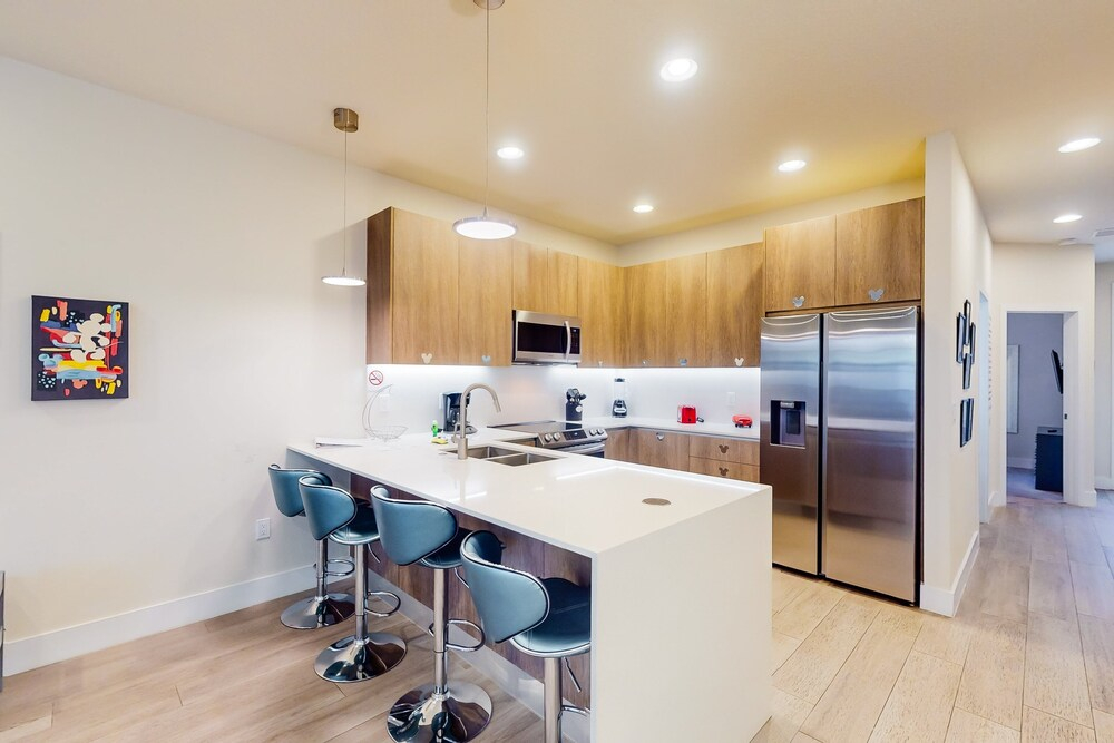 Dog-friendly Retreat With Pool, Covered Patio, Children's Items, Grill, & AC