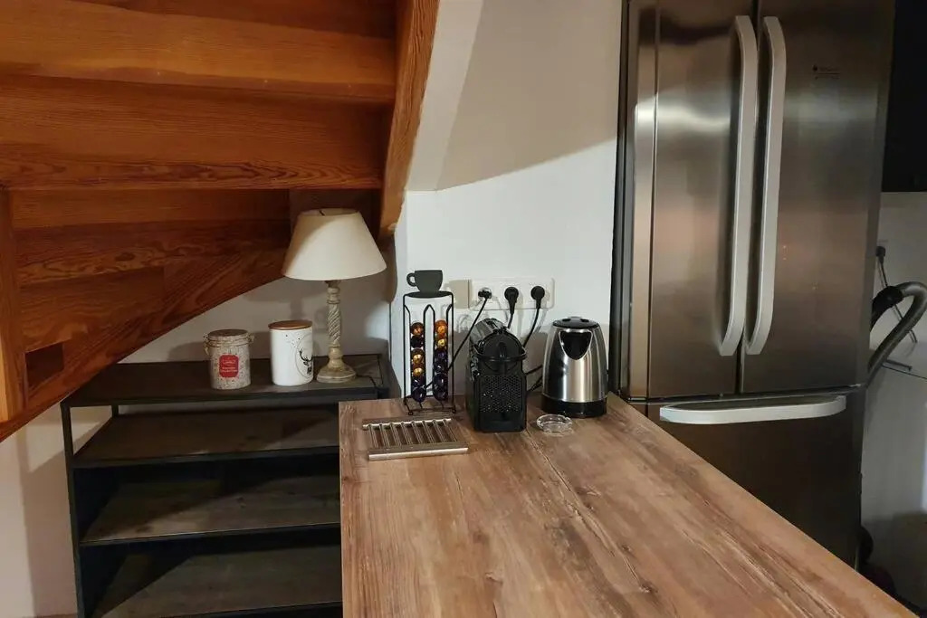 Appartement exceptionnel 4 étoiles hyper centre Albi 65 m2 au 4ème étage sans ascenseur avec une tour du 12ème siècle