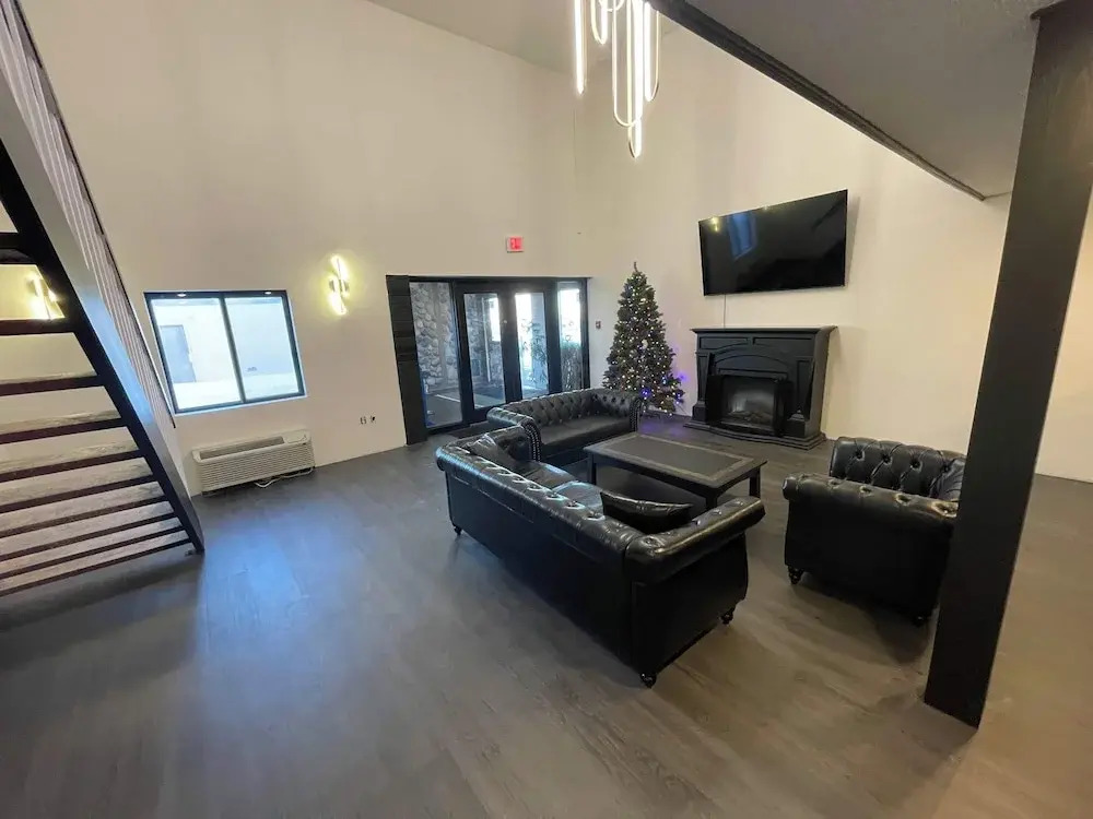Guest Lodge