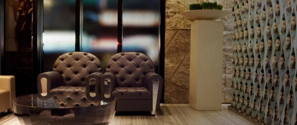 Royal Group Motel Feng Shan Branch