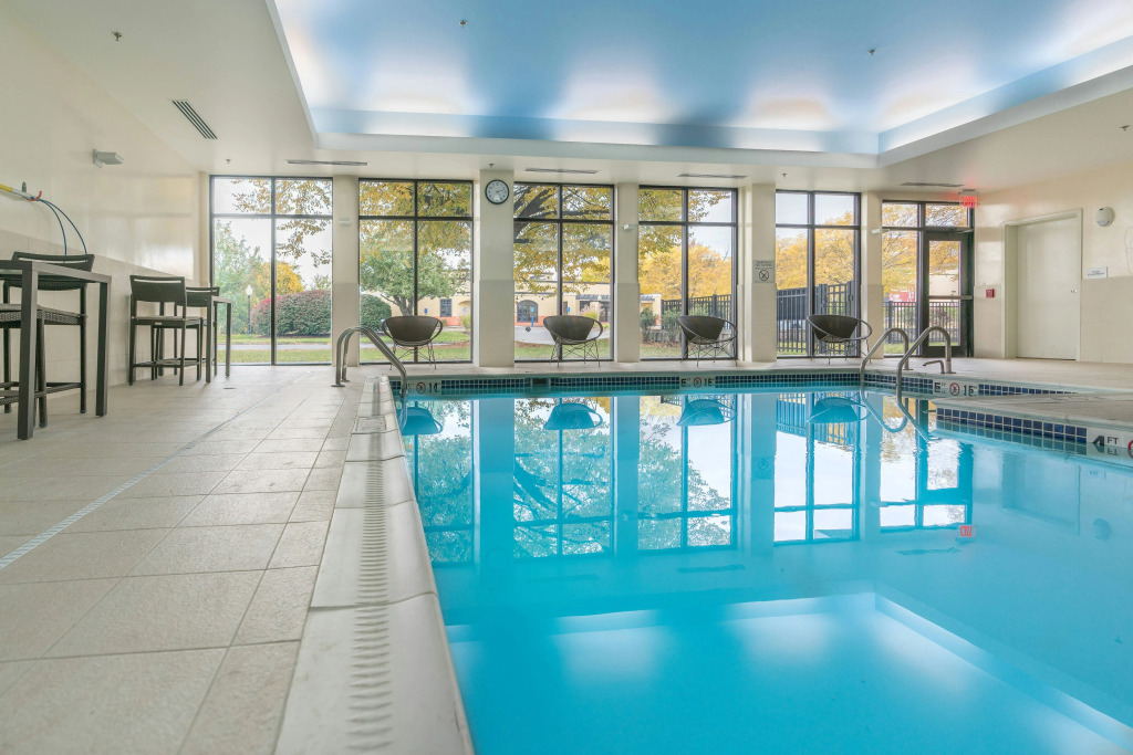 Courtyard by Marriott West Springfield
