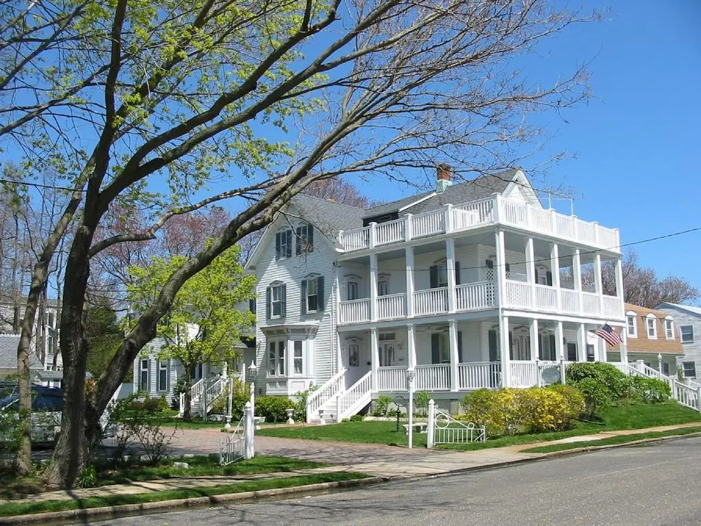 White Lilac Inn