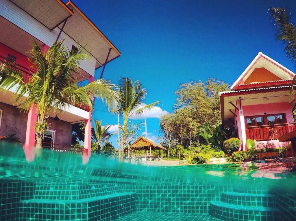 Pinky Bungalows Resort & Villa