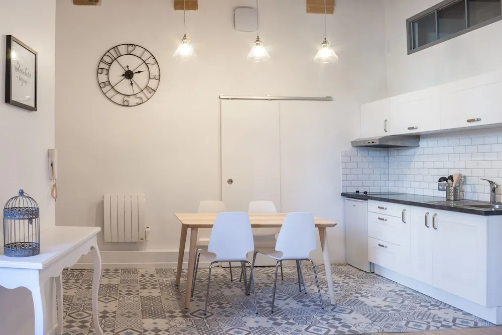 Grand T2 Vieux Tours Immeuble historique