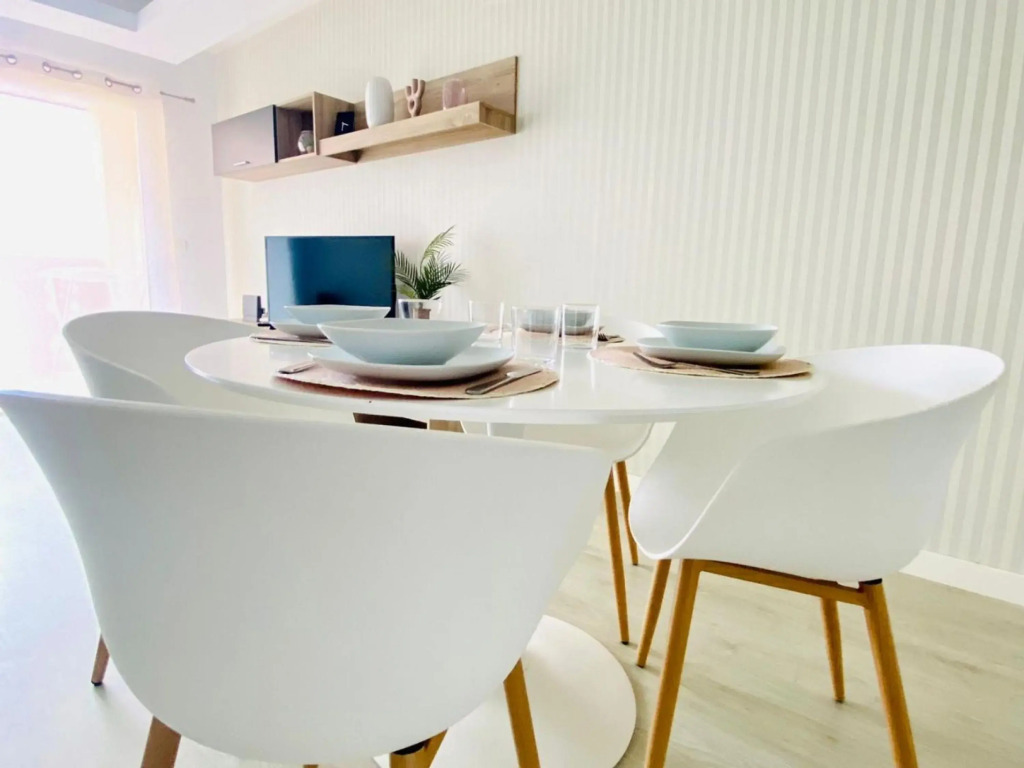 Enjoy Sunsets at Fully Equipped 2BR Oceanside View
