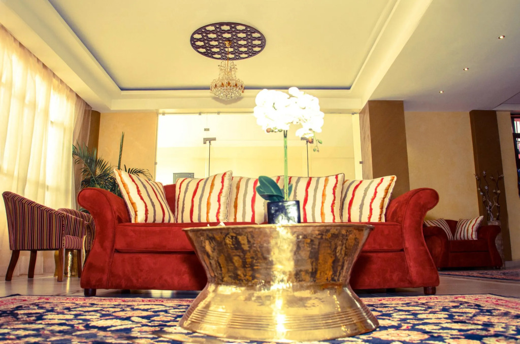 Saab Royale Hotel