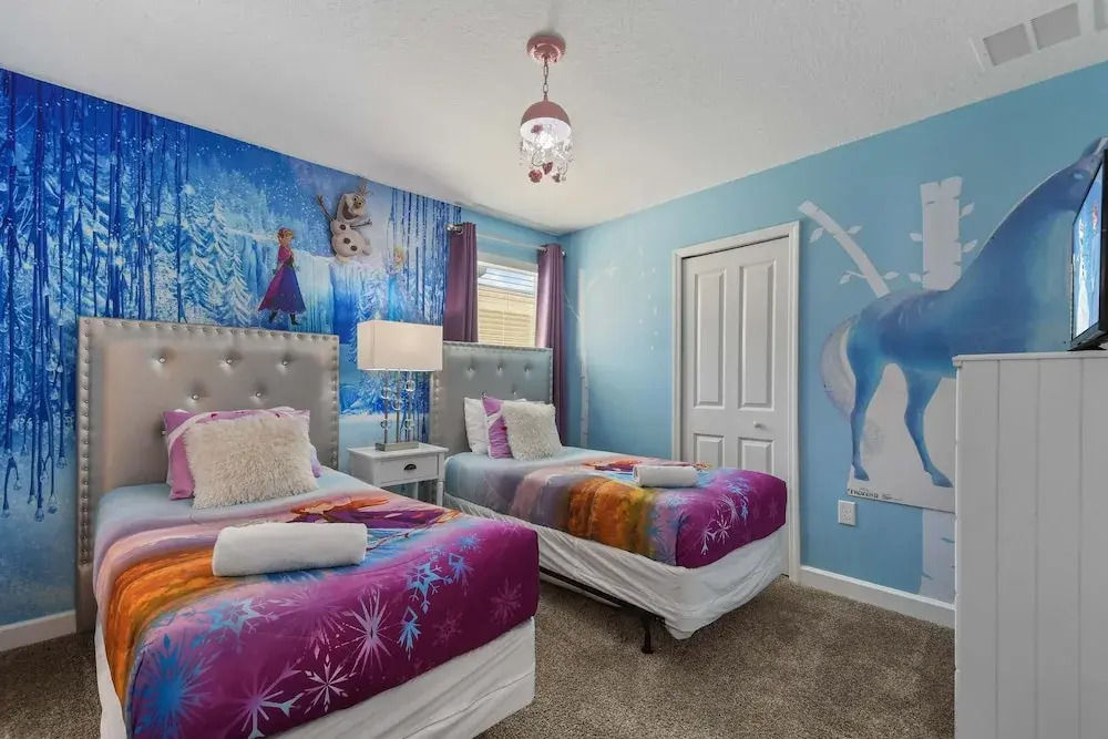 Lake View Cozy Home w/ Pool & Games Near Disney