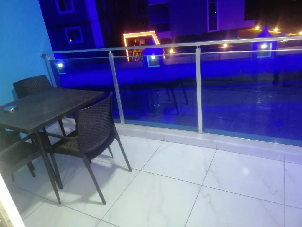 Suit Residence