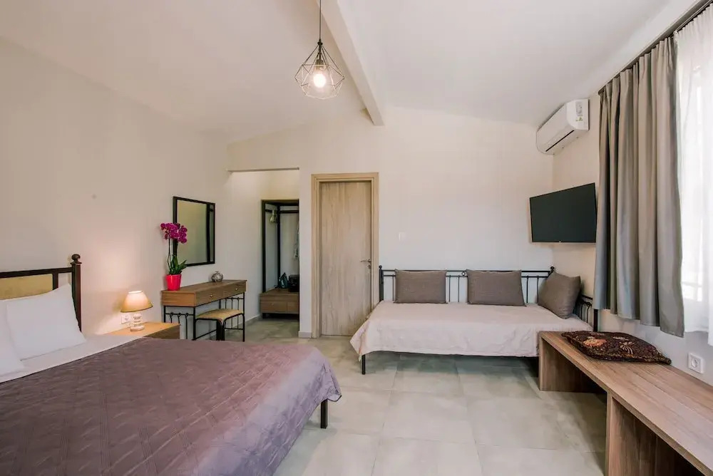 Acrocorinth Apartments