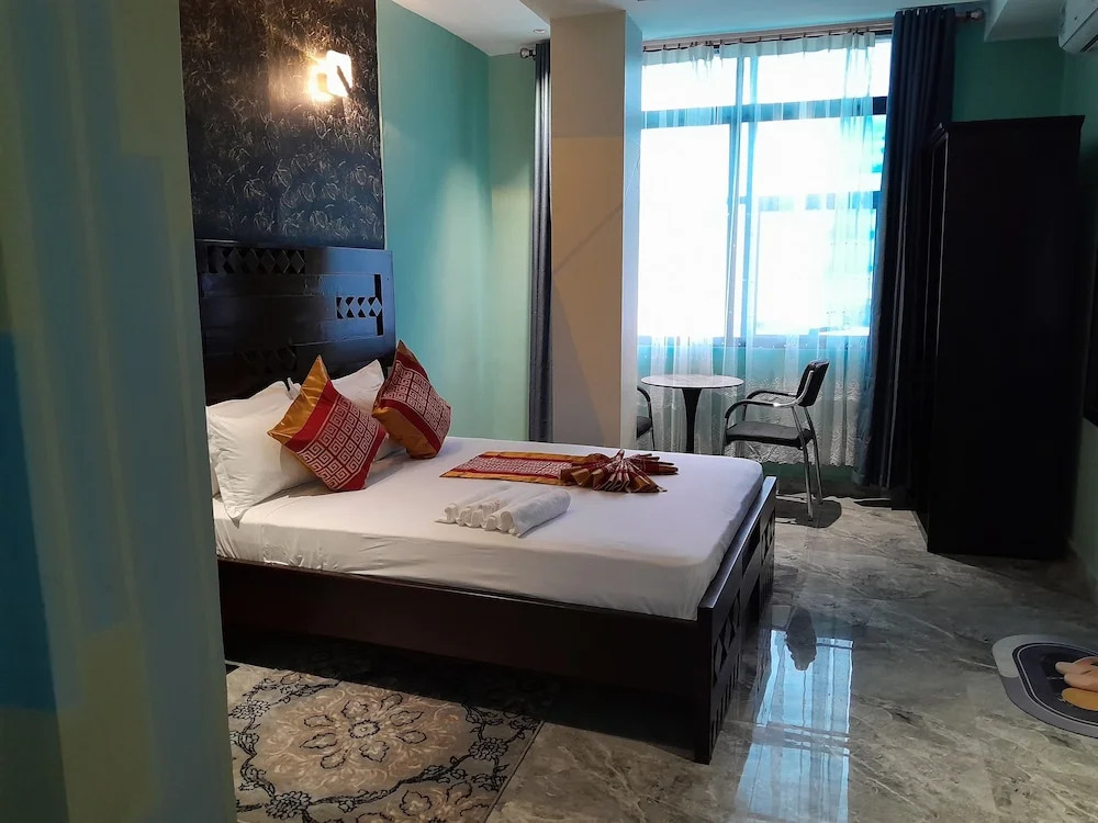 Mazola Diamond Hotel