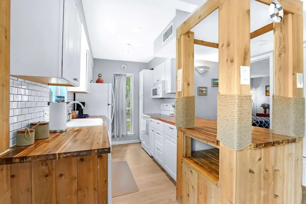 Charming Lakeside Condo - Moments to Lake Fun