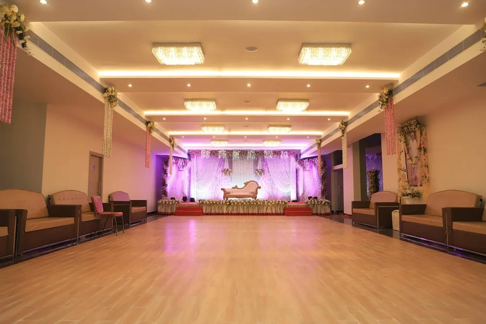 The creek boutique resort & spa