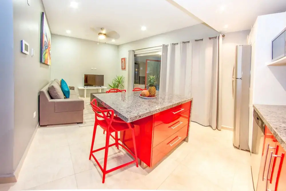 In heart of town 1BR condo in steps distance from the 5th Av by Happy Address