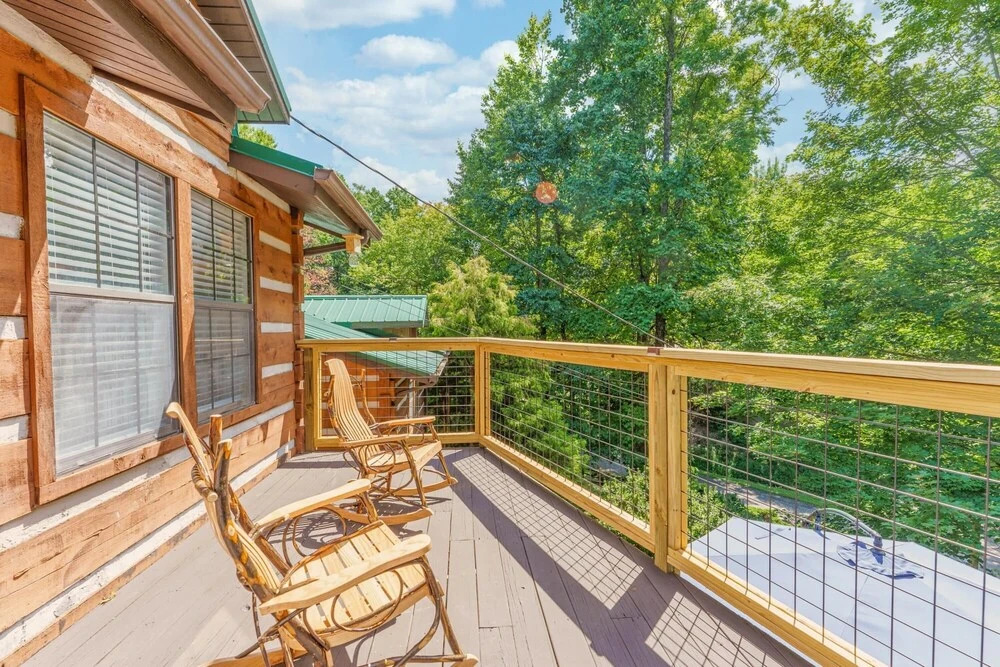 Grand Ole Mountain House: Hot Tub, Air Hockey, Arcade, Fire Pit, Nintendo Game Console