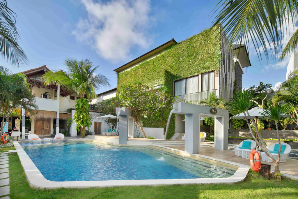 18 Suite Villa Kuta