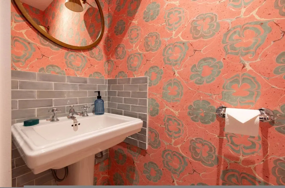 Fabulous 4 Bedroom Family Home in Fulham